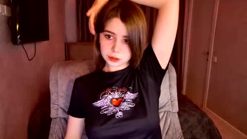 Snapshot of tripleprinces chatting on 11-16-25, 12:22 tripleprinces online show from 11-16-25, 12:22