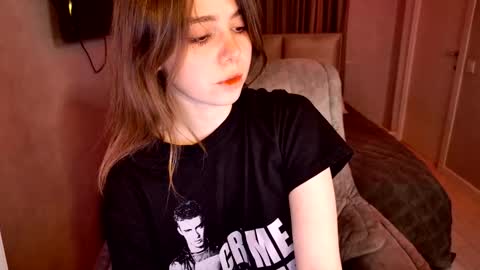 Snapshot of tripleprinces chatting on 11-18-25, 05:39 tripleprinces online show from 11-18-25, 05:39