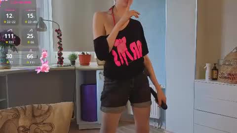 Snapshot of trishdelafontaine chatting on 07-11-26, 04:04 Viola online show from 07-11-26, 04:04