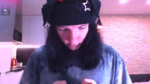 Snapshot of trishxl chatting on 02-08-26, 06:44 Max online show from 02-08-26, 06:44