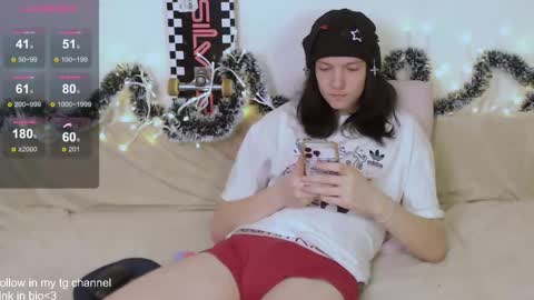 Snapshot of trishxl chatting on 02-14-26, 08:05 Max online show from 02-14-26, 08:05