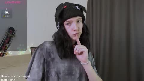 Snapshot of trishxl chatting on 02-19-26, 03:19 Max online show from 02-19-26, 03:19