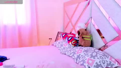 Trissha online show from 10-31-25, 01:56