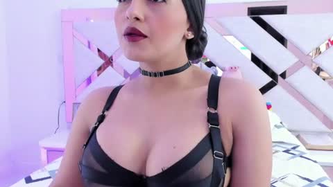 Snapshot of trissha_xk1 chatting on 07-09-26, 02:43 Trissha online show from 07-09-26, 02:43