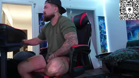 Snapshot of tristanhardwood chatting on 12-15-25, 01:10 tristanhardwood online show from 12-15-25, 01:10