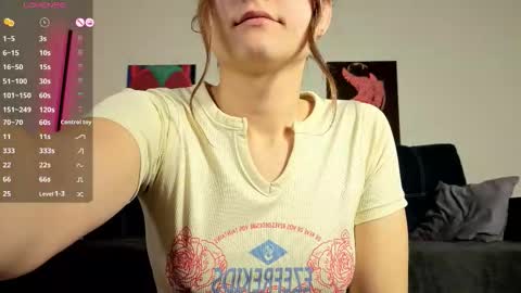 trixibell online show from 11-22-25, 04:22