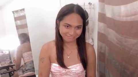 Snapshot of trixie_fuck69 chatting on 05-01-26, 05:01 Trixie Love online show from 05-01-26, 05:01
