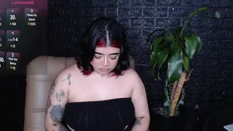 Snapshot of trixxiee_ chatting on 12-17-24, 12:45 trixxiee_ online show from 12-17-24, 12:45