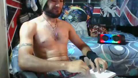 Snapshot of trizquelmen chatting on 07-14-26, 02:56 Andrew online show from 07-14-26, 02:56