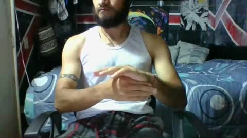 Snapshot of trizquelmen chatting on 07-24-26, 01:03 Andrew online show from 07-24-26, 01:03