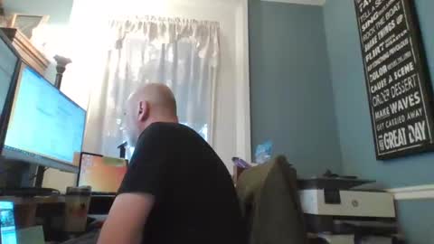 Snapshot of trodgers136 chatting on 12-31-24, 12:57 TRodgers online show from 12-31-24, 12:57