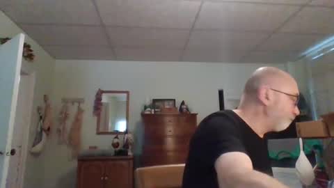 Snapshot of trodgers136 chatting on 02-15-25, 04:23 TRodgers online show from 02-15-25, 04:23