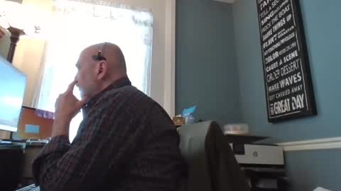 Snapshot of trodgers136 chatting on 02-19-25, 04:00 TRodgers online show from 02-19-25, 04:00