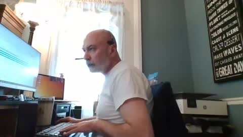 Snapshot of trodgers136 chatting on 02-25-25, 04:00 TRodgers online show from 02-25-25, 04:00