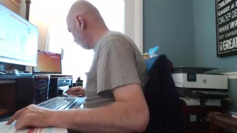 Snapshot of trodgers136 chatting on 02-26-25, 04:03 TRodgers online show from 02-26-25, 04:03