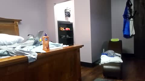 trojanswingers online show from 12-16-25, 06:18