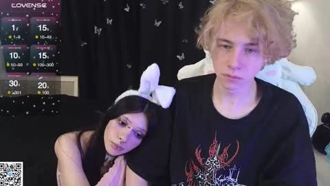 Snapshot of trolljlike chatting on 02-07-25, 11:03 Kenny and Lora online show from 02-07-25, 11:03