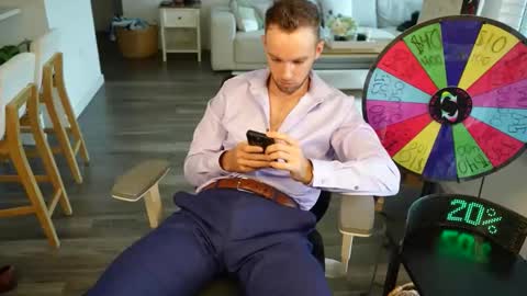 Snapshot of troy_greenxo chatting on 05-08-26, 09:42 Troy Green online show from 05-08-26, 09:42