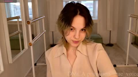 Snapshot of true_voice chatting on 04-18-26, 12:31 Emma online show from 04-18-26, 12:31
