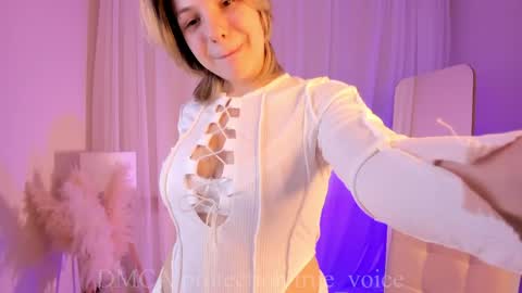 Snapshot of true_voice chatting on 04-23-26, 12:40 Emma online show from 04-23-26, 12:40