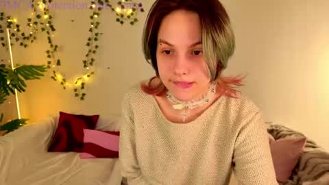 Snapshot of true_voice chatting on 05-05-26, 12:13 Emma online show from 05-05-26, 12:13