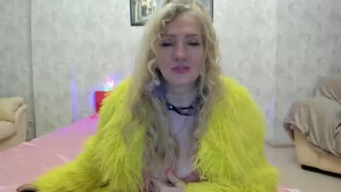 Snapshot of truefoxyyy chatting on 04-24-26, 04:42 Fox online show from 04-24-26, 04:42