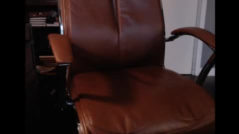 Snapshot of trvler72 chatting on 04-28-26, 12:53 trvler72 online show from 04-28-26, 12:53