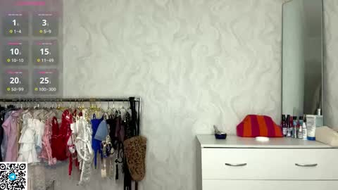 Molly online show from 11-07-25, 03:34