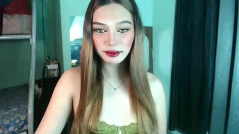 Snapshot of tscinderella chatting on 05-11-26, 04:26 tscinderella online show from 05-11-26, 04:26