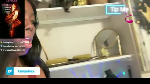 Snapshot of tsfoxx chatting on 06-12-26, 04:28 tsfoxx online show from 06-12-26, 04:28