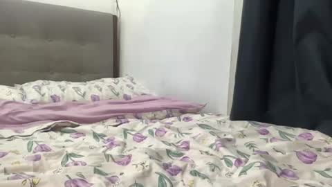 Snapshot of tshotcumming chatting on 01-09-25, 05:54 Maria Fox online show from 01-09-25, 05:54