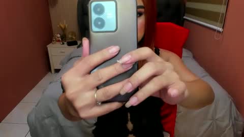 Snapshot of tshugescock chatting on 02-08-25, 01:54 SEDUCTIVEmistresCUMS online show from 02-08-25, 01:54
