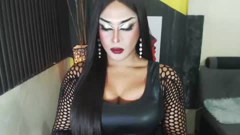 Snapshot of tsmamahmerslove chatting on 07-15-26, 09:09 Nicoleeee online show from 07-15-26, 09:09