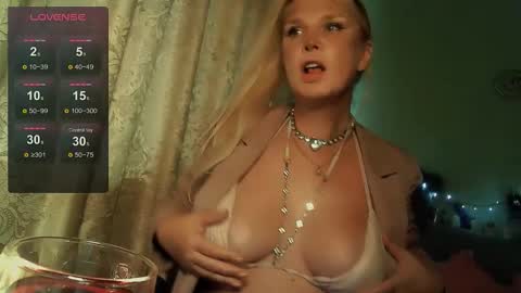 Annika online show from 10-15-25, 09:09