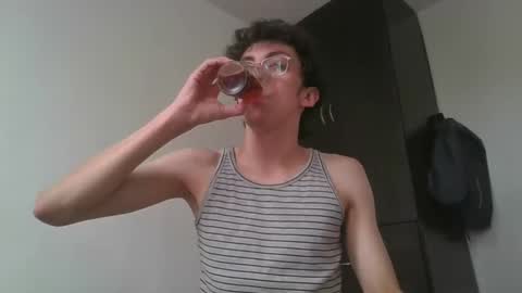 Snapshot of tsuki0308 chatting on 01-31-25, 09:59 tsuki0308 online show from 01-31-25, 09:59