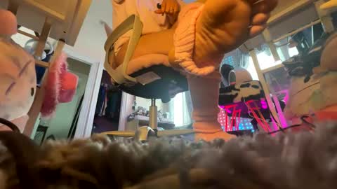 MOCHI NEXT DOOR online show from 02-05-26, 05:28