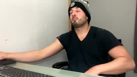 Snapshot of tuamante000 chatting on 12-08-24, 02:07 Stimulation make me Cum in Public or in Pvt online show from 12-08-24, 02:07