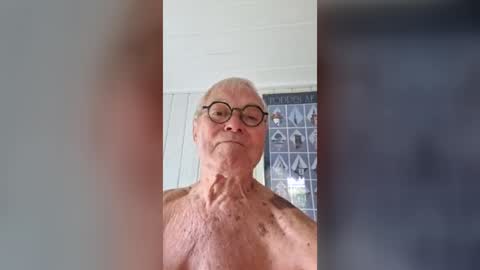 Snapshot of tubaist chatting on 06-14-26, 01:13 FINN but call me NANNA online show from 06-14-26, 01:13