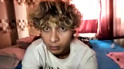 Snapshot of tubebecito12 chatting on 11-11-25, 08:09 tubebecito12 online show from 11-11-25, 08:09