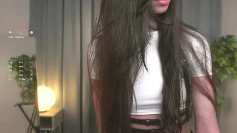 Snapshot of tumblrgrrl chatting on 06-22-26, 01:18 Nelly online show from 06-22-26, 01:18