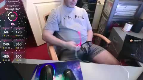 Snapshot of tunes1979 chatting on 01-12-25, 01:58 VerywellHung online show from 01-12-25, 01:58