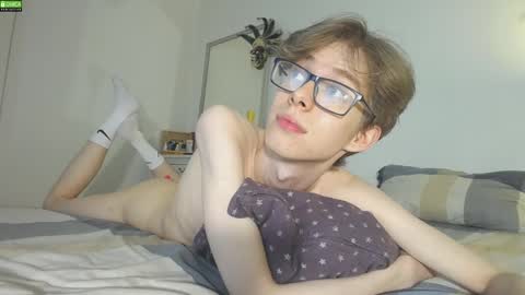 Snapshot of tuz94 chatting on 12-05-24, 01:14 Dan online show from 12-05-24, 01:14