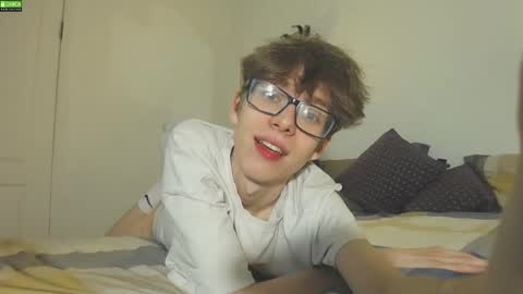 Snapshot of tuz94 chatting on 12-07-24, 09:33 Dan online show from 12-07-24, 09:33