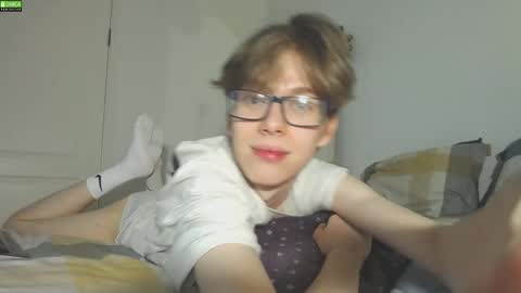 Snapshot of tuz94 chatting on 12-09-24, 10:52 Dan online show from 12-09-24, 10:52