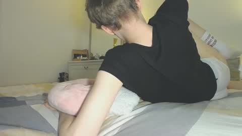 Snapshot of tuz94 chatting on 02-12-25, 08:07 Dan online show from 02-12-25, 08:07