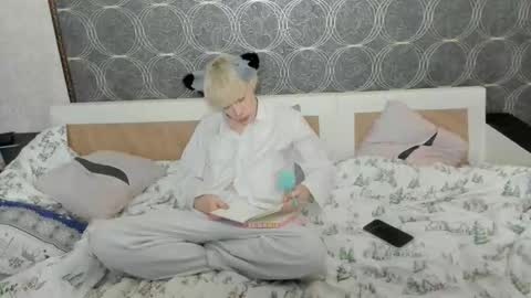 Snapshot of tuz94 chatting on 02-28-26, 05:03 Dan online show from 02-28-26, 05:03