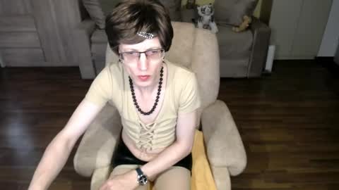 Snapshot of tvclementine chatting on 06-01-26, 06:04 Clementine online show from 06-01-26, 06:04