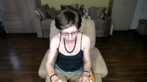 Snapshot of tvclementine chatting on 06-18-26, 09:14 Clementine online show from 06-18-26, 09:14