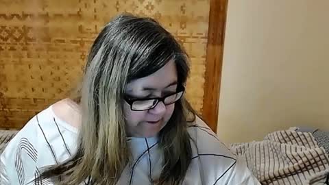 Snapshot of tviks chatting on 02-07-25, 08:44 Lana online show from 02-07-25, 08:44