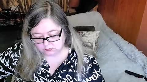 Snapshot of tviks chatting on 02-09-25, 11:46 Lana online show from 02-09-25, 11:46